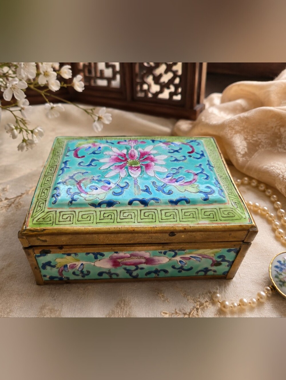 Antique Chinese Republic Period Hand-Painted Enamel & Porcelain Box 🌸
